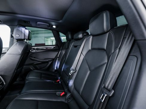 Certified 2023 Porsche Macan image 24