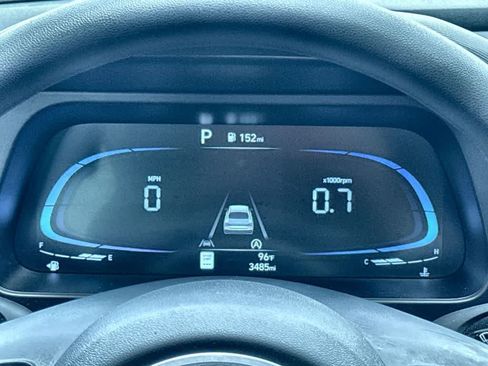 Used 2025 Hyundai Elantra SE FWD image 16