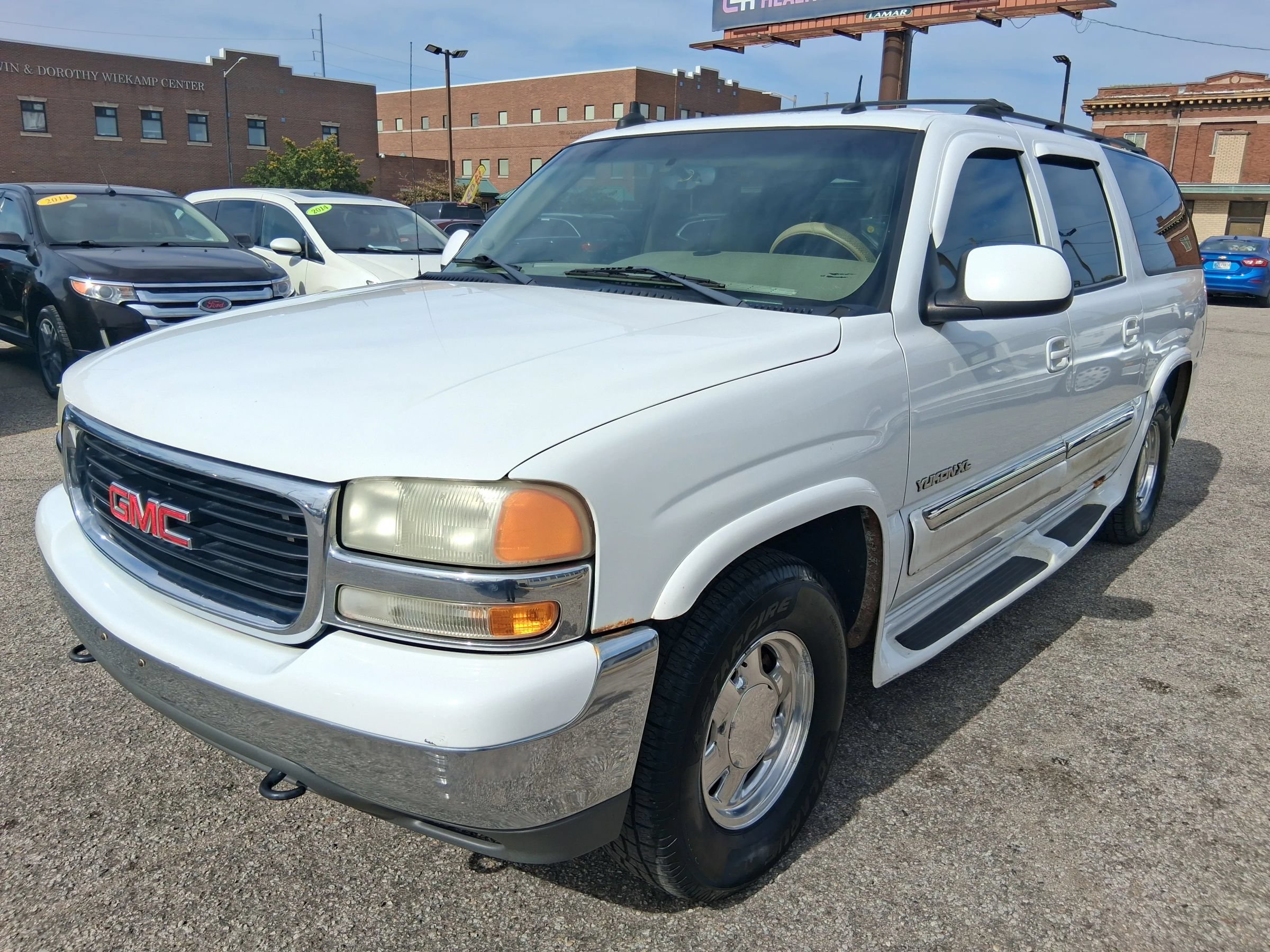 Used 2003 GMC Yukon XL SLT w/ 1SD Preferred Equipment Group AWD/4WD image 3