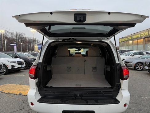 Used 2019 Toyota Sequoia SR5 image 30
