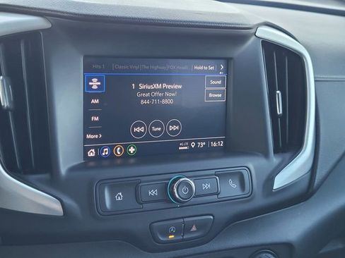 Used 2024 GMC Terrain SLE image 9