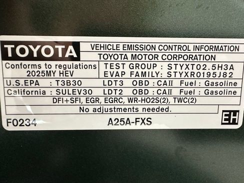 Used 2025 Toyota Sienna LE image 73