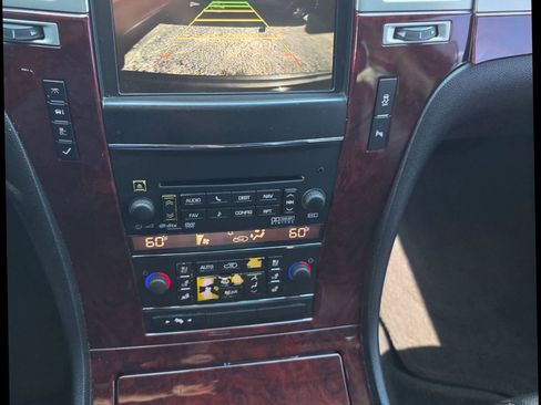 Used 2012 Cadillac Escalade 2WD image 27