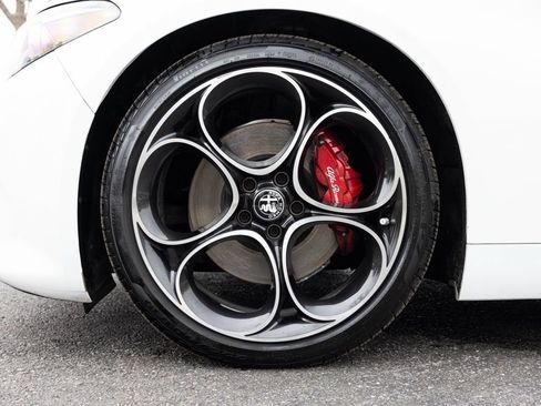 Used 2023 Alfa Romeo Giulia Veloce image 76