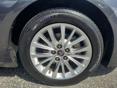 Used 2016 Toyota Avalon Limited image 11