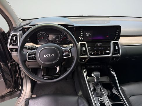 Used 2023 Kia Sorento EX FWD image 31