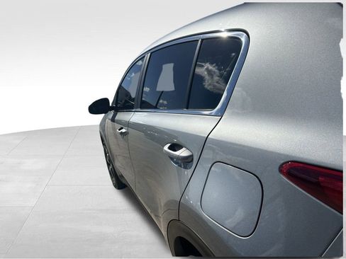 Used 2022 Kia Sportage LX image 28