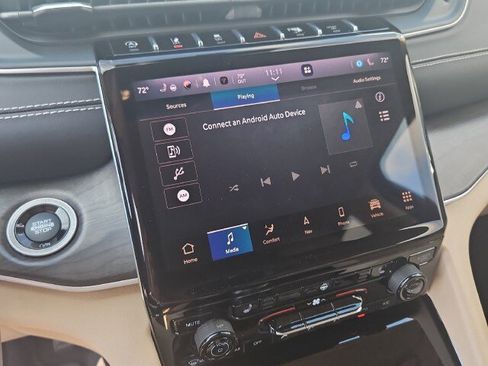 Used 2022 Jeep Grand Cherokee L Limited image 3