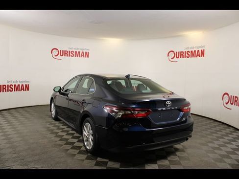 Used 2021 Toyota Camry LE AWD/4WD image 6
