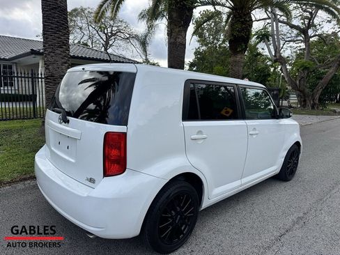 Used 2009 Scion xB FWD image 11