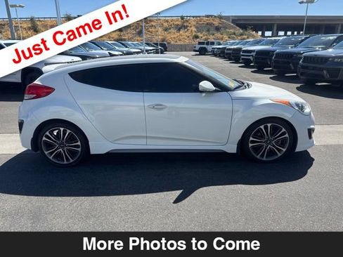 Used 2016 Hyundai Veloster Turbo w/ Option Group 04 FWD image 7