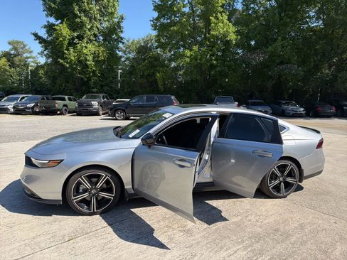 Certified 2025 Honda Accord Sport image 19