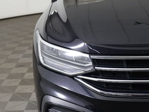 Used 2023 Volkswagen Tiguan SE AWD/4WD image 14