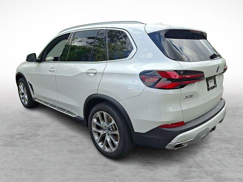 Used 2024 BMW X5 xDrive40i w/ Premium Package AWD/4WD image 4