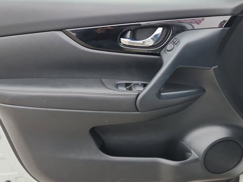 Used 2022 Nissan Rogue Sport SL image 9