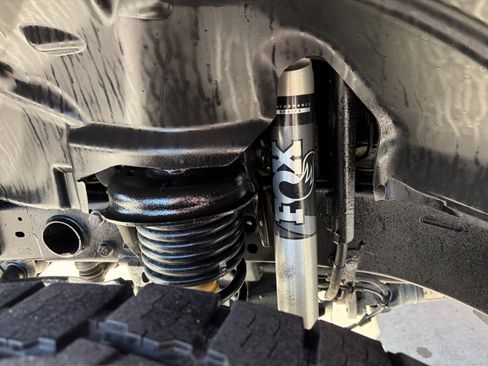 Used 2018 Jeep Wrangler Unlimited Sahara image 24