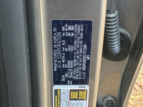 Used 2025 Kia Sportage LX image 10