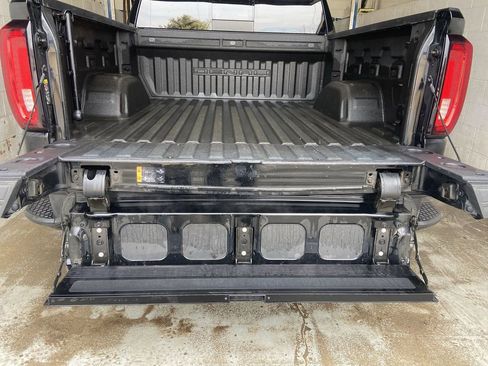 Used 2022 GMC Sierra 1500 Denali AWD/4WD image 35