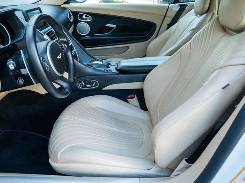 Used 2019 Aston Martin DB11 Volante RWD image 4