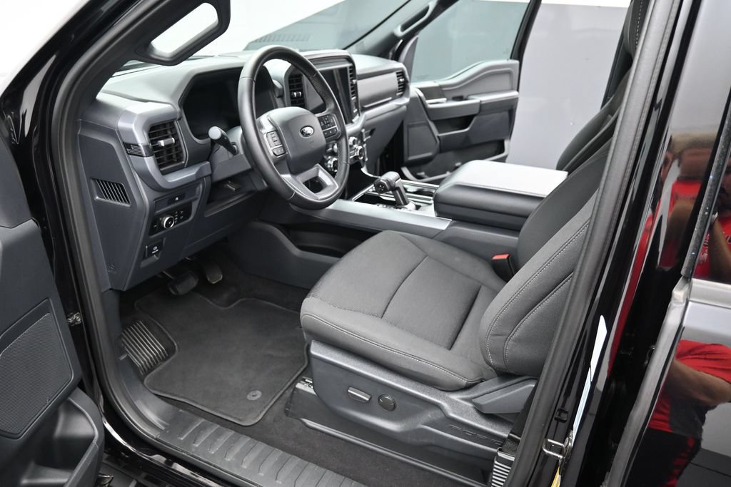 Used 2025 Ford F150 XLT w/ Equipment Group 301A Standard AWD/4WD image 11