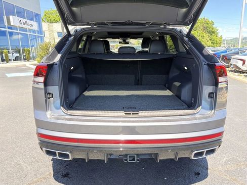 Certified 2024 Volkswagen Atlas Cross Sport SEL R-Line AWD/4WD image 43