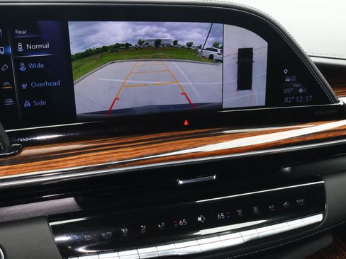 Certified 2024 Cadillac Escalade ESV Luxury RWD image 33