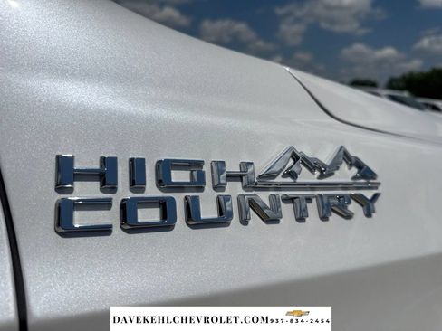 Used 2025 Chevrolet Suburban High Country w/ Sun And Tow Package AWD/4WD image 51