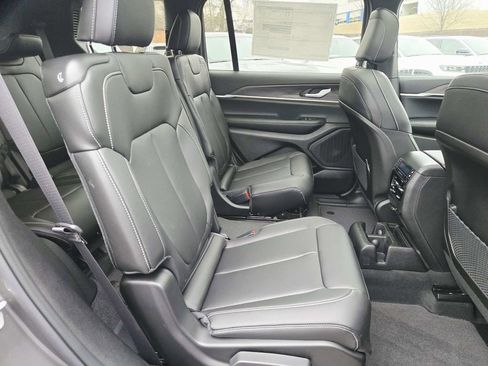 New 2025 Jeep Grand Cherokee L Limited image 17