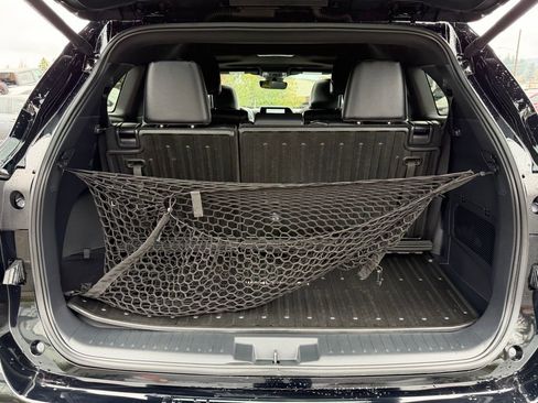 Used 2025 Toyota Highlander XSE image 11