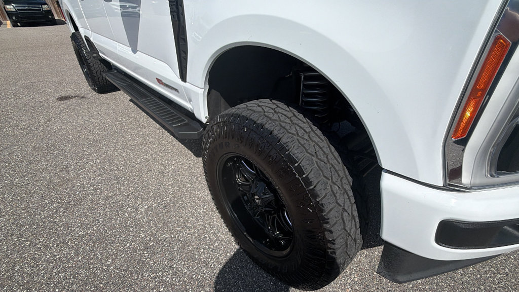 Used 2023 Ford F250 XLT w/ Black Appearance Package AWD/4WD image 10