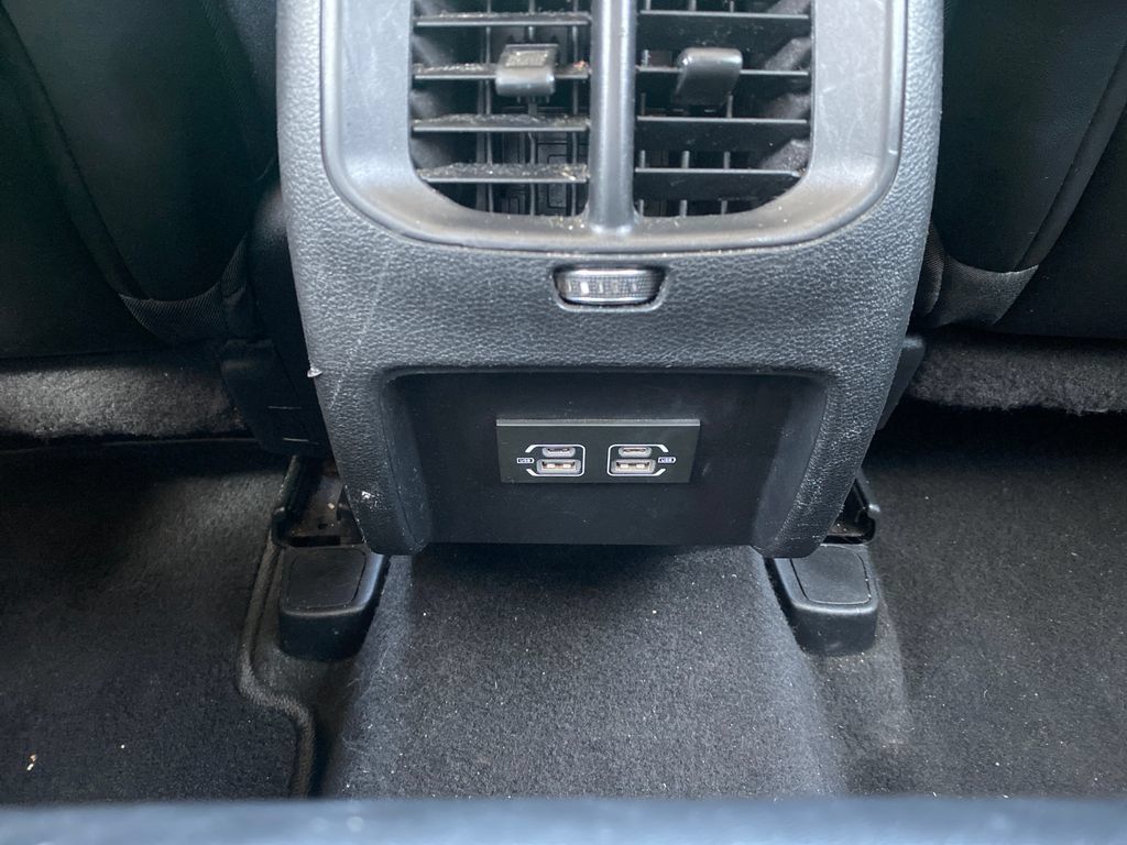 Used 2021 Jeep Cherokee Latitude Plus AWD/4WD image 32