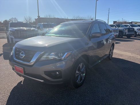 Used 2019 Nissan Pathfinder SL image 9