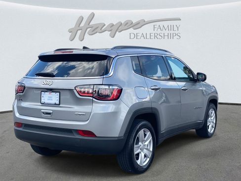 Certified 2022 Jeep Compass Latitude w/ Convenience Group image 3