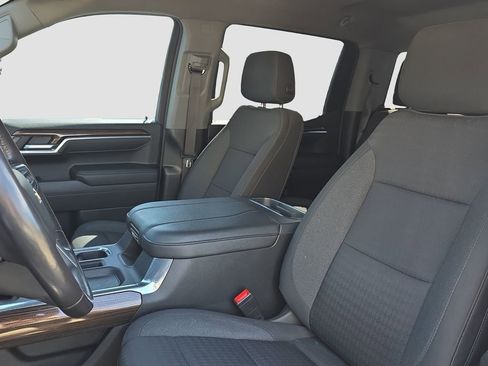 Used 2023 Chevrolet Silverado 1500 LT AWD/4WD image 7