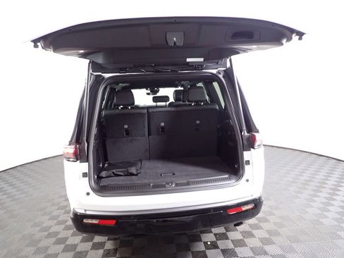New 2026 Jeep Grand Wagoneer Limited AWD/4WD image 17