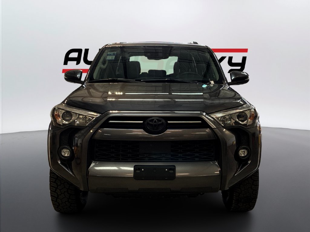 Used 2022 Toyota 4Runner SR5 Premium w/ Moonroof Package RWD image 2