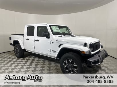 New 2025 Jeep Gladiator Sport w/ Premium Package