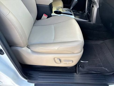 Used 2021 Toyota 4Runner SR5 Premium w/ Moonroof Package RWD image 11