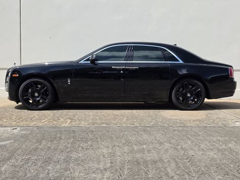 Used 2016 Rolls-Royce Ghost RWD image 2