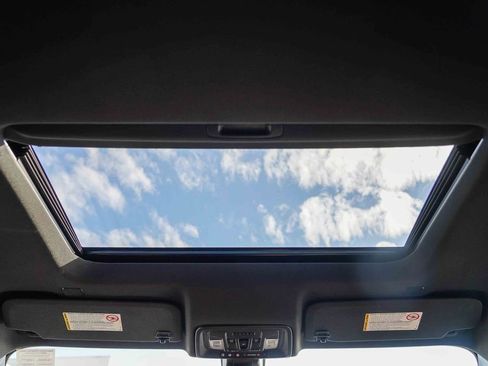 Used 2022 Chevrolet Silverado 2500 High Country w/ Safety Package II image 18