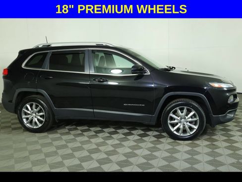 Used 2017 Jeep Cherokee Limited AWD/4WD image 4