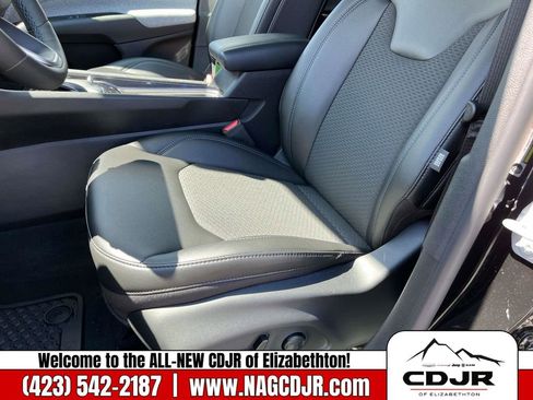 New 2022 Jeep Compass Latitude w/ Convenience Group image 24