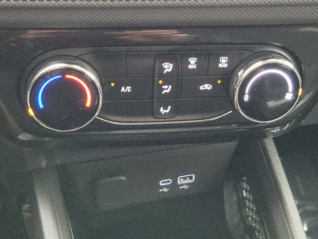 Used 2025 Chevrolet TrailBlazer LT AWD/4WD image 16