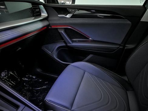 New 2026 Volkswagen Tiguan SE image 19