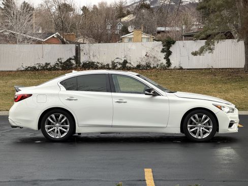 Used 2018 INFINITI Q50 Luxe RWD image 3