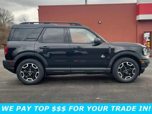 Used 2022 Ford Bronco Sport Outer Banks w/ Tech Package image 2