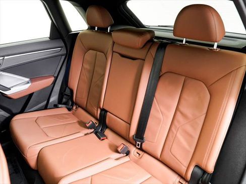 Certified 2025 Audi Q3 2.0T Premium Plus w/ Premium Plus Package image 23