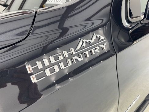 Used 2025 Chevrolet Tahoe High Country RWD image 30