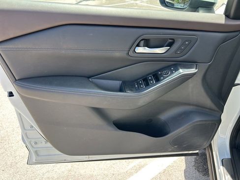 Used 2022 Nissan Rogue SL FWD image 18