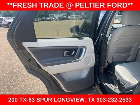 Used 2017 Land Rover Discovery Sport SE AWD/4WD image 13